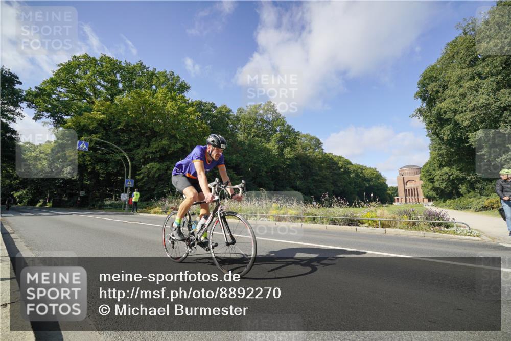 14.09.2025 - Stadtparktriathlon Michael Burmester http://msf.ph/oto/8892270 14.09.2025 11:02:11 Radfahren 682, 729, 732, 779, 780, 790, 875, 900 meine-sportfotos.de