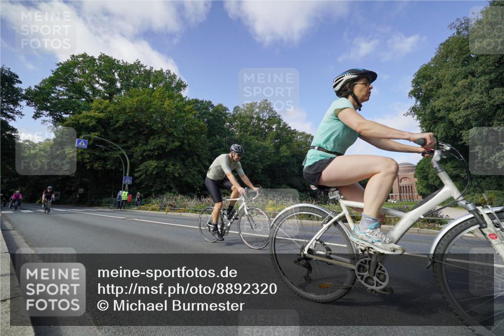 14.09.2025 - Stadtparktriathlon Michael Burmester http://msf.ph/oto/8892320 14.09.2025 11:04:16 Radfahren 628, 655, 671, 686, 755, 774, 802, 803, 818 meine-sportfotos.de