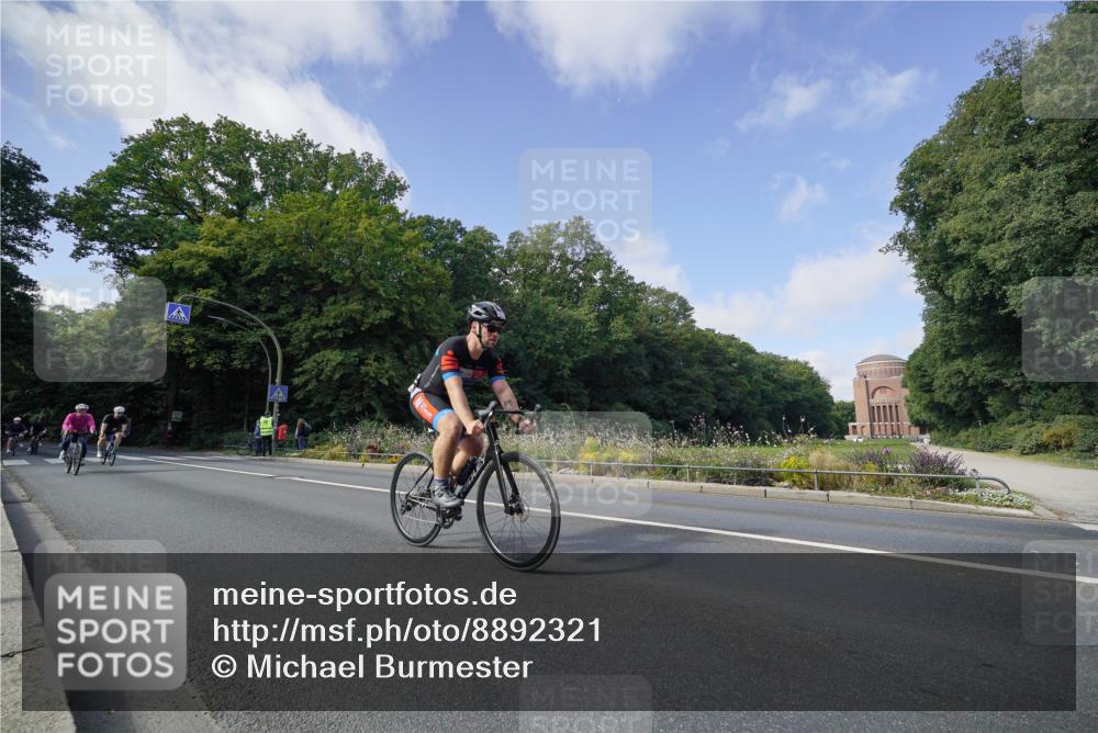 14.09.2025 - Stadtparktriathlon Michael Burmester http://msf.ph/oto/8892321 14.09.2025 11:04:17 Radfahren 628, 655, 671, 686, 755, 774, 802, 803, 818 meine-sportfotos.de