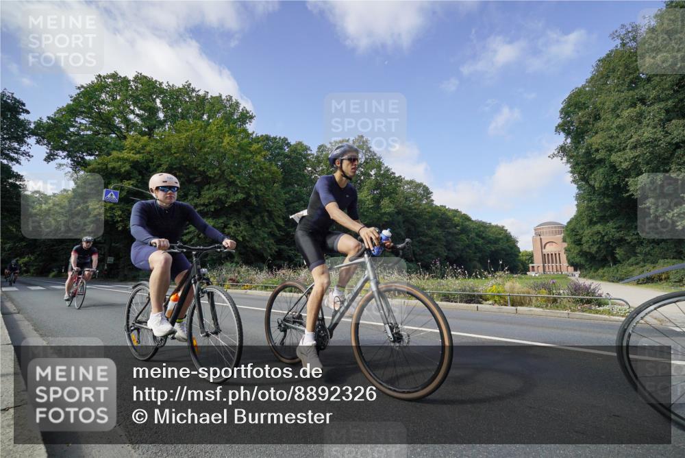 14.09.2025 - Stadtparktriathlon Michael Burmester http://msf.ph/oto/8892326 14.09.2025 11:04:22 Radfahren 628, 671, 686, 771, 774, 802, 803, 818, 857 meine-sportfotos.de