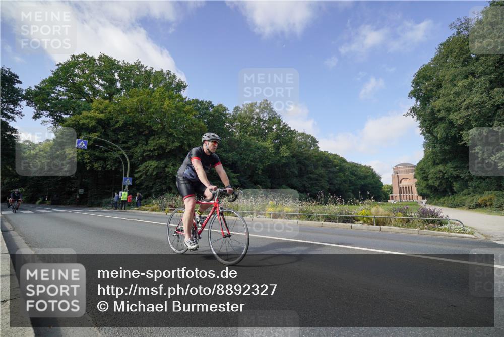 14.09.2025 - Stadtparktriathlon Michael Burmester http://msf.ph/oto/8892327 14.09.2025 11:04:23 Radfahren 628, 671, 686, 771, 774, 802, 803, 818, 857 meine-sportfotos.de