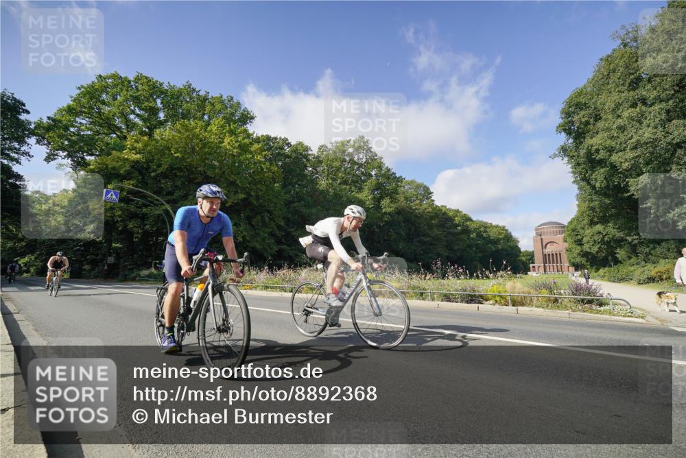 14.09.2025 - Stadtparktriathlon Michael Burmester http://msf.ph/oto/8892368 14.09.2025 11:05:53 Radfahren 727, 743, 744, 750, 756, 759, 799, 804, 897 meine-sportfotos.de