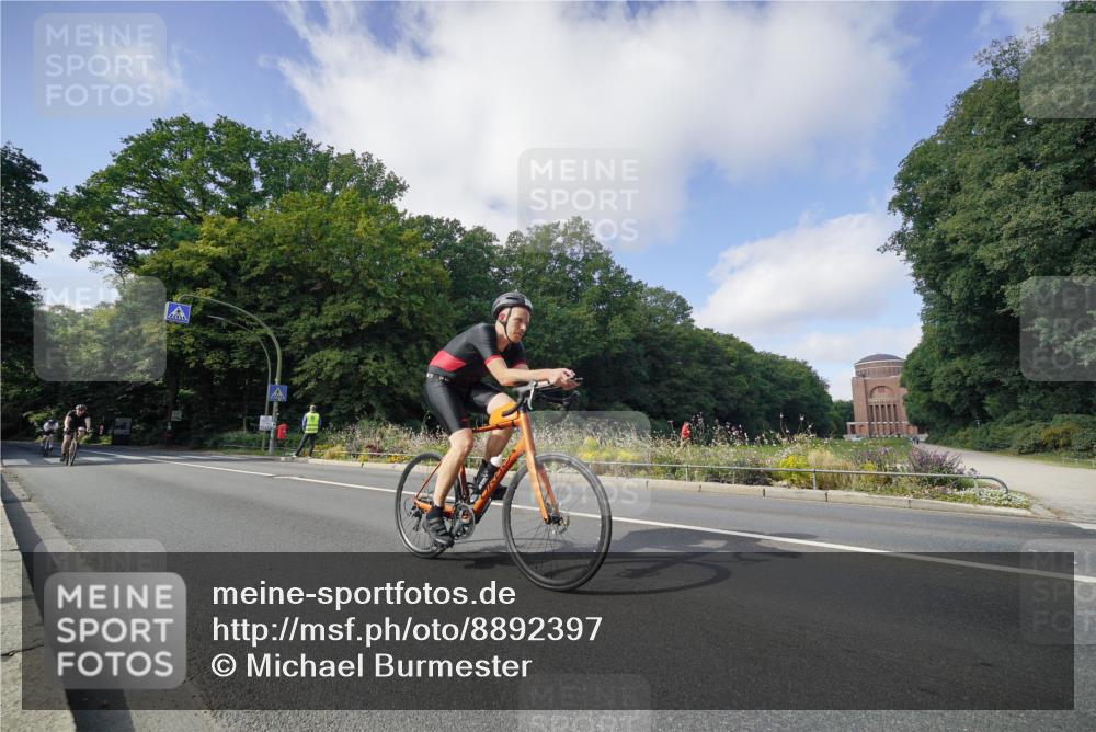 14.09.2025 - Stadtparktriathlon Michael Burmester http://msf.ph/oto/8892397 14.09.2025 11:07:00 Radfahren 752, 813, 874, 882, 920 meine-sportfotos.de