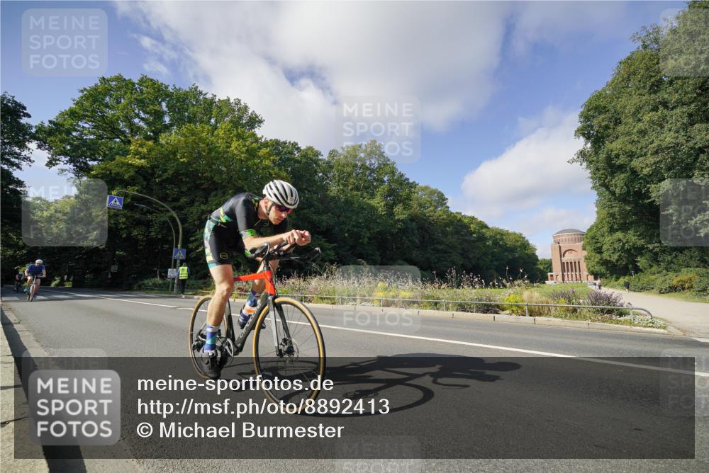14.09.2025 - Stadtparktriathlon Michael Burmester http://msf.ph/oto/8892413 14.09.2025 11:07:48 Radfahren 723, 847, 870, 893, 921 meine-sportfotos.de
