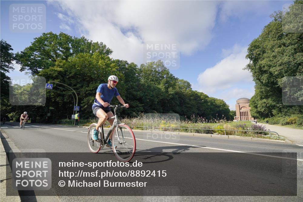 14.09.2025 - Stadtparktriathlon Michael Burmester http://msf.ph/oto/8892415 14.09.2025 11:07:50 Radfahren 723, 847, 858, 870, 893, 921 meine-sportfotos.de