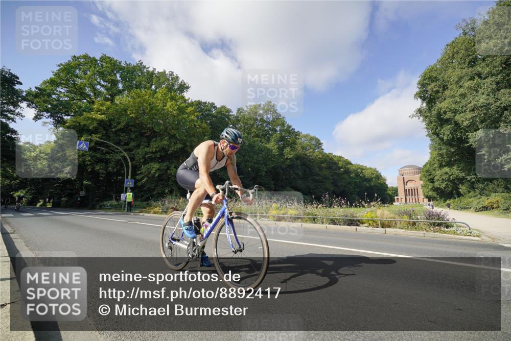 14.09.2025 - Stadtparktriathlon Michael Burmester http://msf.ph/oto/8892417 14.09.2025 11:07:54 Radfahren 829, 847, 858, 870, 893, 921 meine-sportfotos.de