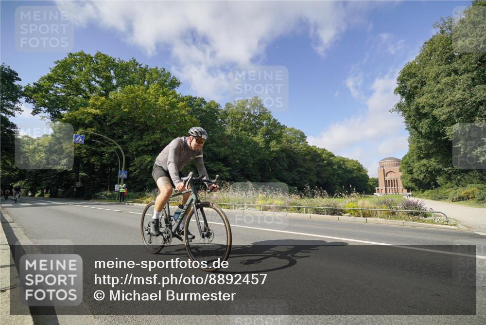 14.09.2025 - Stadtparktriathlon Michael Burmester http://msf.ph/oto/8892457 14.09.2025 11:09:33 Radfahren 724, 729, 736, 780, 790, 815, 831, 851, 900 meine-sportfotos.de