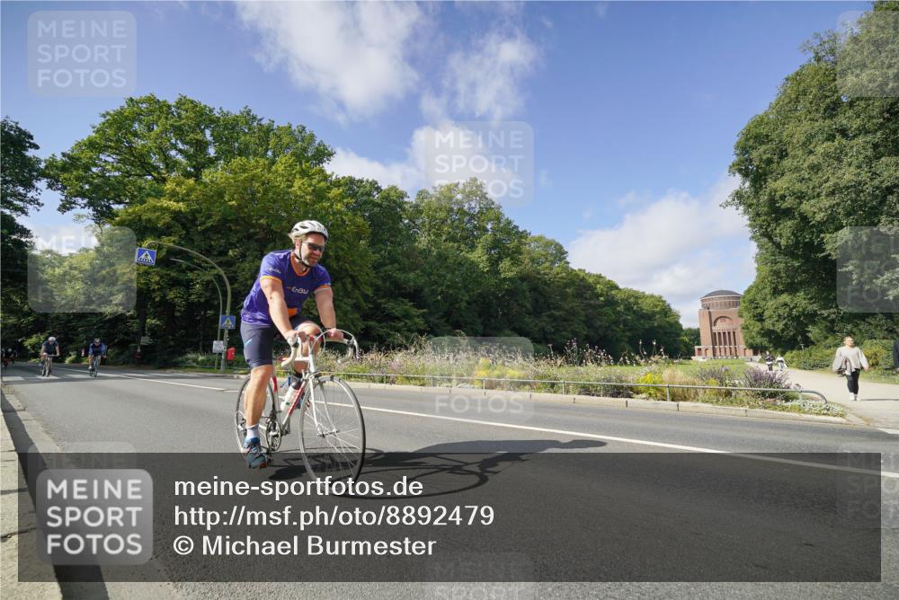 14.09.2025 - Stadtparktriathlon Michael Burmester http://msf.ph/oto/8892479 14.09.2025 11:10:48 Radfahren 761, 854, 890, 909, 916 meine-sportfotos.de