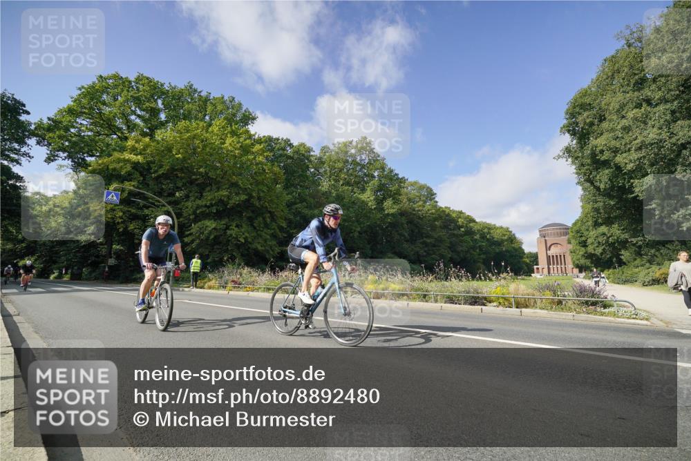 14.09.2025 - Stadtparktriathlon Michael Burmester http://msf.ph/oto/8892480 14.09.2025 11:10:51 Radfahren 760, 761, 772, 786, 854, 890, 909, 916 meine-sportfotos.de