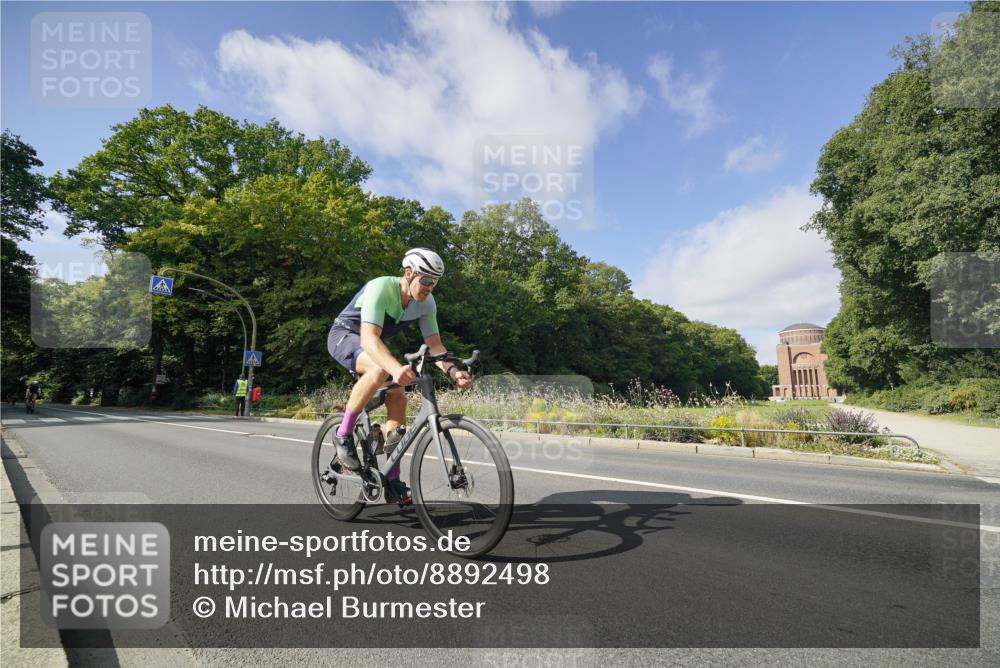 14.09.2025 - Stadtparktriathlon Michael Burmester http://msf.ph/oto/8892498 14.09.2025 11:11:53 Radfahren 754, 778, 826, 852, 919 meine-sportfotos.de