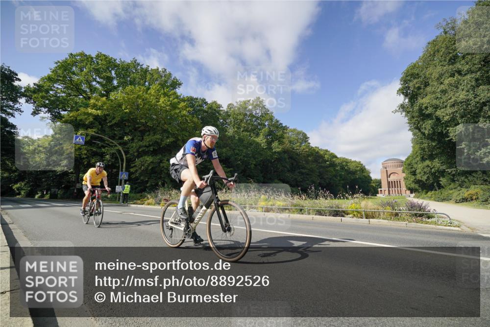 14.09.2025 - Stadtparktriathlon Michael Burmester http://msf.ph/oto/8892526 14.09.2025 11:12:40 Radfahren 833, 836, 841, 853, 867 meine-sportfotos.de
