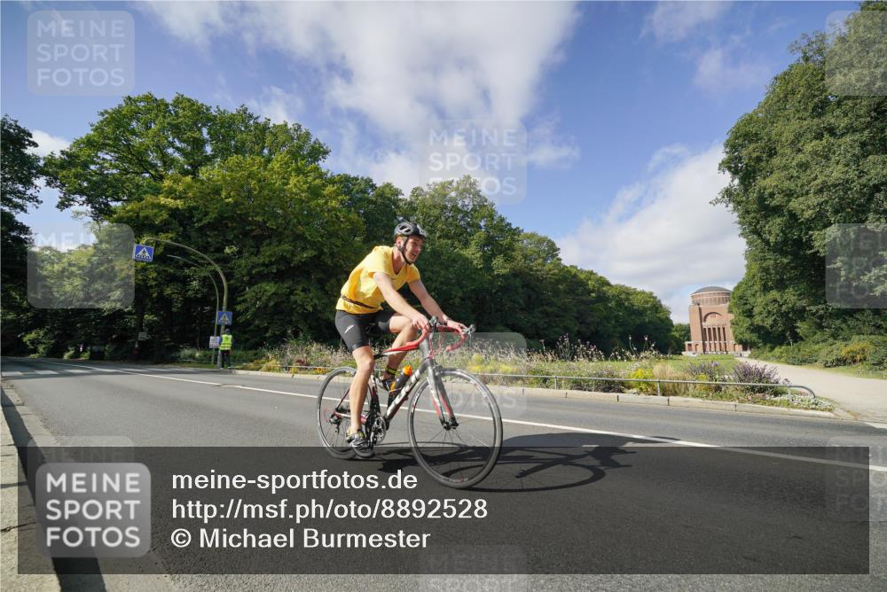 14.09.2025 - Stadtparktriathlon Michael Burmester http://msf.ph/oto/8892528 14.09.2025 11:12:40 Radfahren 833, 836, 841, 853, 867 meine-sportfotos.de