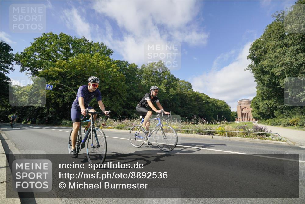 14.09.2025 - Stadtparktriathlon Michael Burmester http://msf.ph/oto/8892536 14.09.2025 11:13:13 Radfahren 827, 859, 861, 891, 973 meine-sportfotos.de