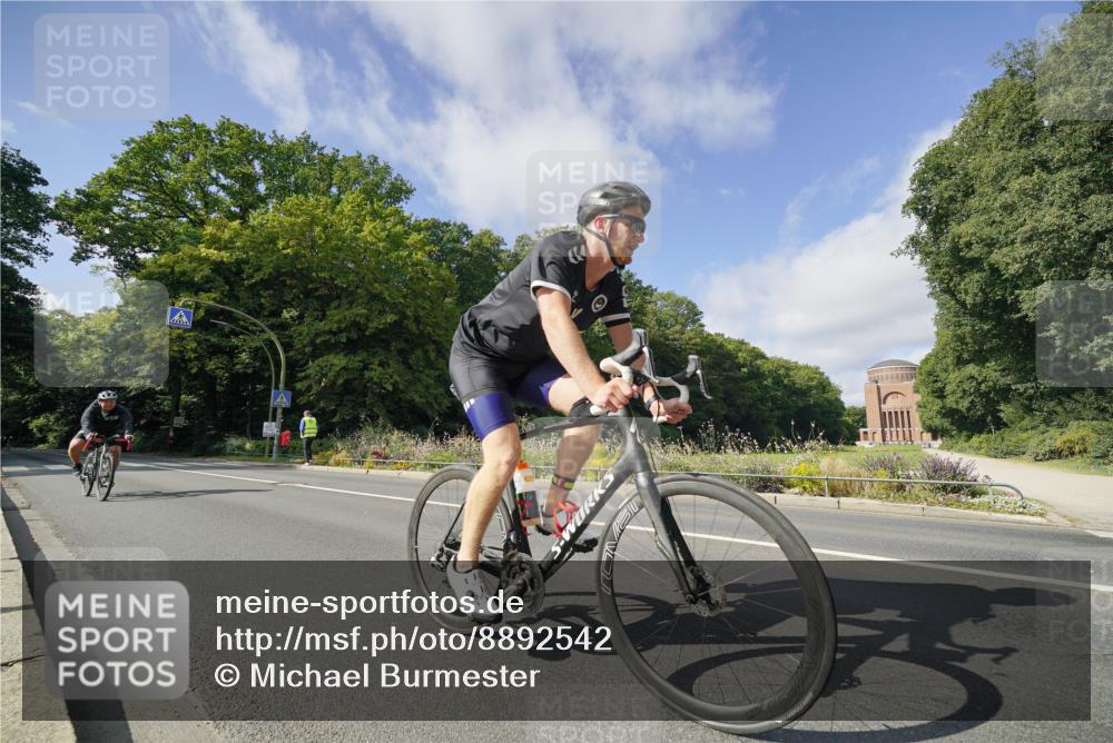 14.09.2025 - Stadtparktriathlon Michael Burmester http://msf.ph/oto/8892542 14.09.2025 11:13:26 Radfahren 776, 825, 828, 857, 889, 897, 917 meine-sportfotos.de
