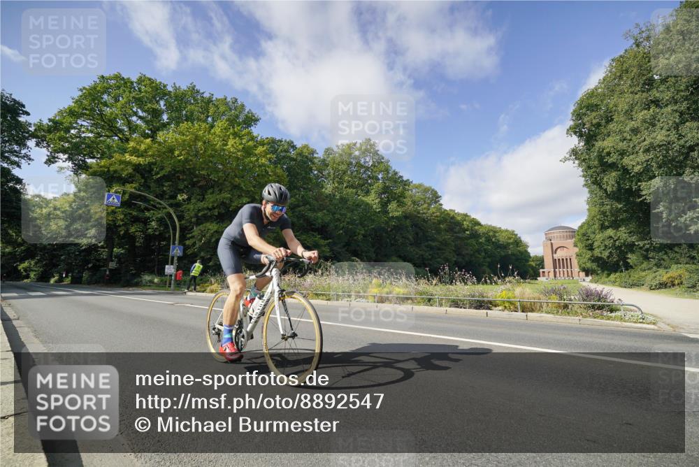 14.09.2025 - Stadtparktriathlon Michael Burmester http://msf.ph/oto/8892547 14.09.2025 11:13:38 Radfahren 825, 848, 865, 874, 889, 917 meine-sportfotos.de