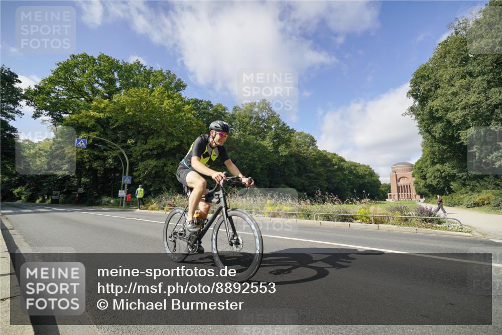 14.09.2025 - Stadtparktriathlon Michael Burmester http://msf.ph/oto/8892553 14.09.2025 11:13:59 Radfahren 838, 850, 855 meine-sportfotos.de