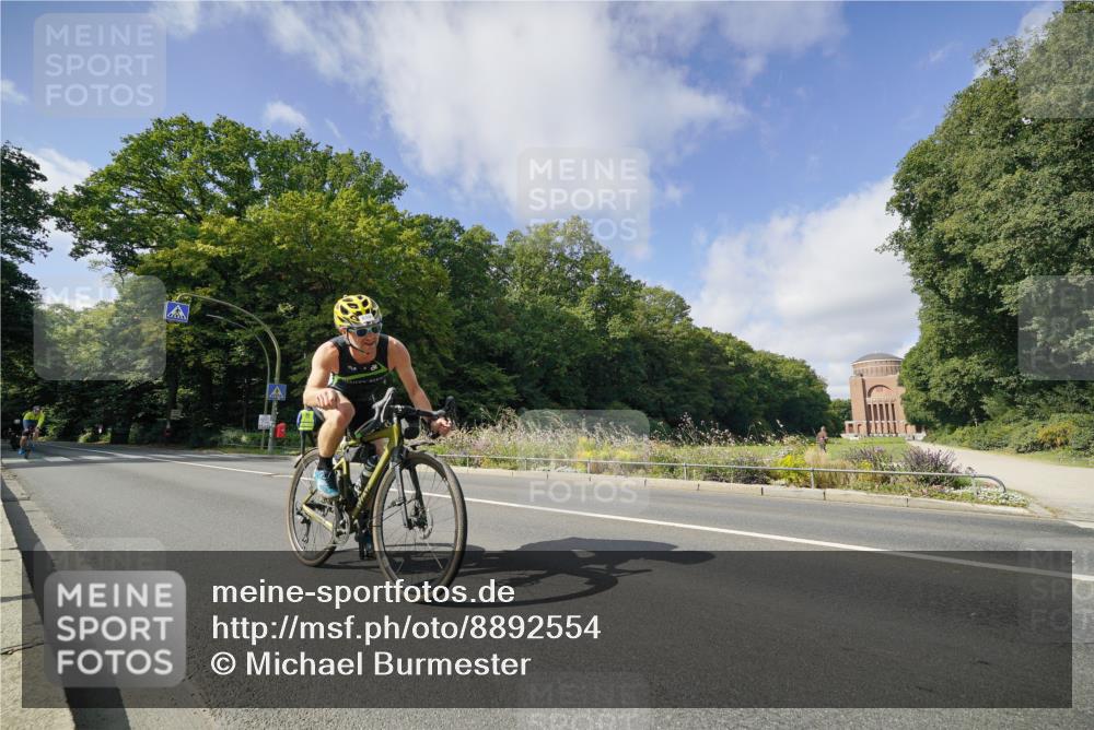 14.09.2025 - Stadtparktriathlon Michael Burmester http://msf.ph/oto/8892554 14.09.2025 11:14:06 Radfahren 744, 796, 824, 850, 873 meine-sportfotos.de