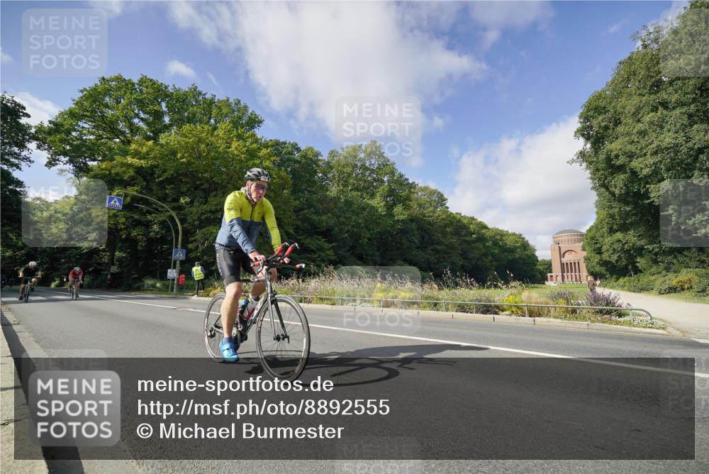 14.09.2025 - Stadtparktriathlon Michael Burmester http://msf.ph/oto/8892555 14.09.2025 11:14:09 Radfahren 744, 796, 824, 847, 850, 873, 1012 meine-sportfotos.de