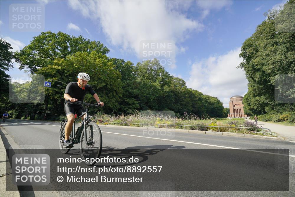 14.09.2025 - Stadtparktriathlon Michael Burmester http://msf.ph/oto/8892557 14.09.2025 11:14:11 Radfahren 744, 796, 824, 847, 850, 873, 1012 meine-sportfotos.de