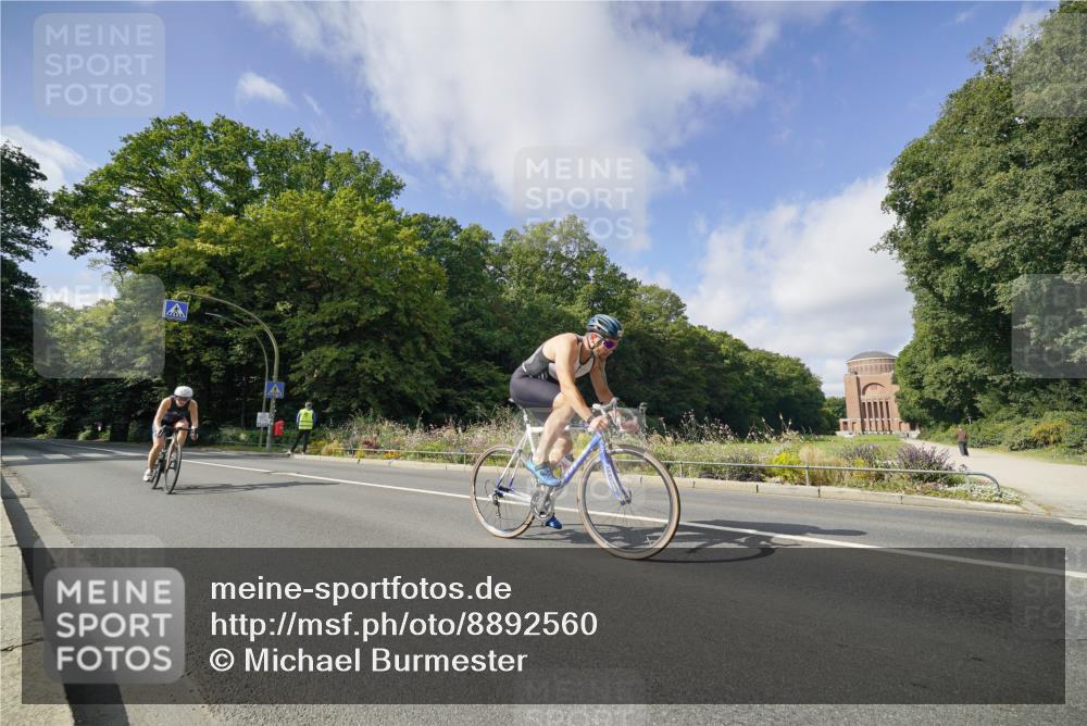 14.09.2025 - Stadtparktriathlon Michael Burmester http://msf.ph/oto/8892560 14.09.2025 11:14:15 Radfahren 744, 775, 796, 824, 847, 873, 1012 meine-sportfotos.de