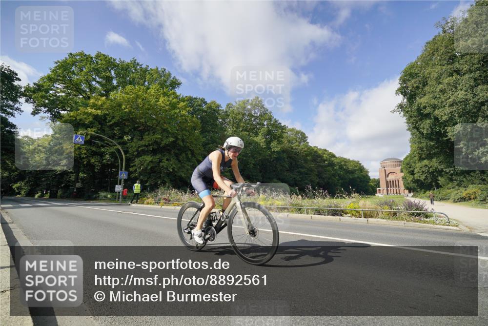 14.09.2025 - Stadtparktriathlon Michael Burmester http://msf.ph/oto/8892561 14.09.2025 11:14:16 Radfahren 744, 775, 824, 847, 873, 1012 meine-sportfotos.de