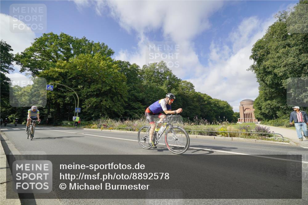 14.09.2025 - Stadtparktriathlon Michael Burmester http://msf.ph/oto/8892578 14.09.2025 11:15:26 Radfahren 756, 777, 829, 837, 842, 870, 880, 901, 921 meine-sportfotos.de