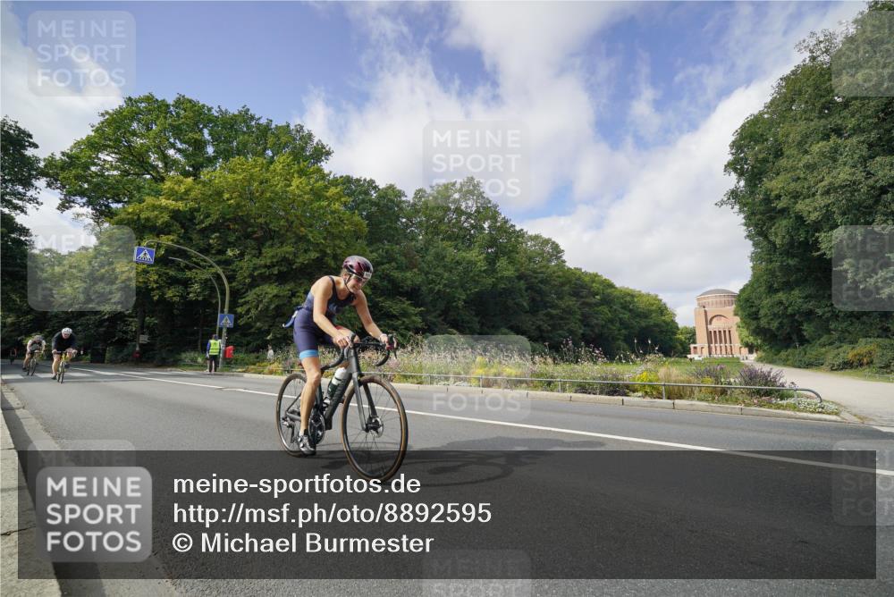 14.09.2025 - Stadtparktriathlon Michael Burmester http://msf.ph/oto/8892595 14.09.2025 11:16:03 Radfahren 878, 894, 915, 940 meine-sportfotos.de