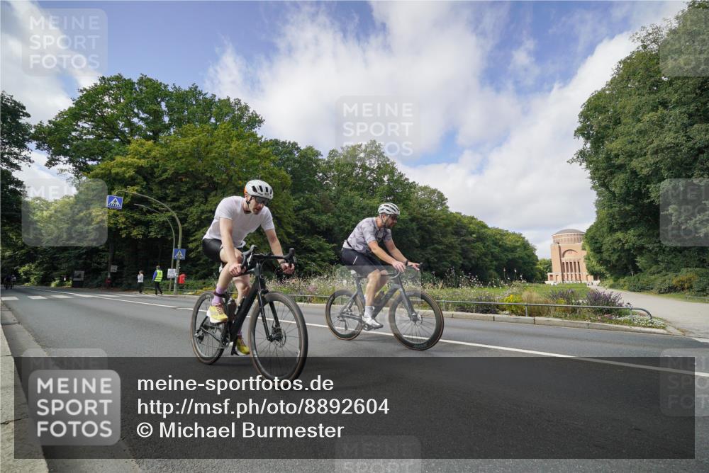 14.09.2025 - Stadtparktriathlon Michael Burmester http://msf.ph/oto/8892604 14.09.2025 11:16:22 Radfahren 655, 808, 831, 851, 876, 895, 943, 968 meine-sportfotos.de