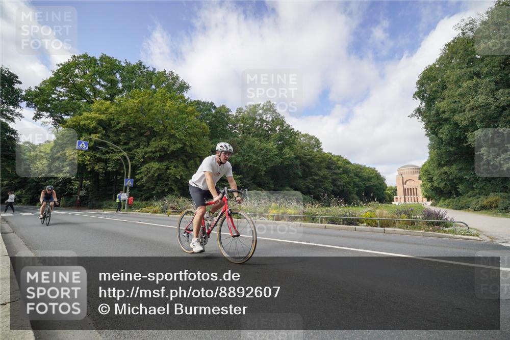 14.09.2025 - Stadtparktriathlon Michael Burmester http://msf.ph/oto/8892607 14.09.2025 11:16:28 Radfahren 808, 831, 876, 895, 968 meine-sportfotos.de