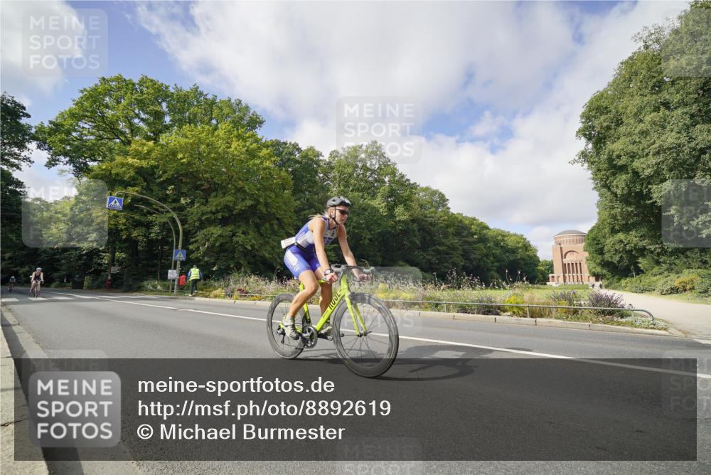 14.09.2025 - Stadtparktriathlon Michael Burmester http://msf.ph/oto/8892619 14.09.2025 11:17:07 Radfahren 843, 900, 950, 967, 987, 1000 meine-sportfotos.de