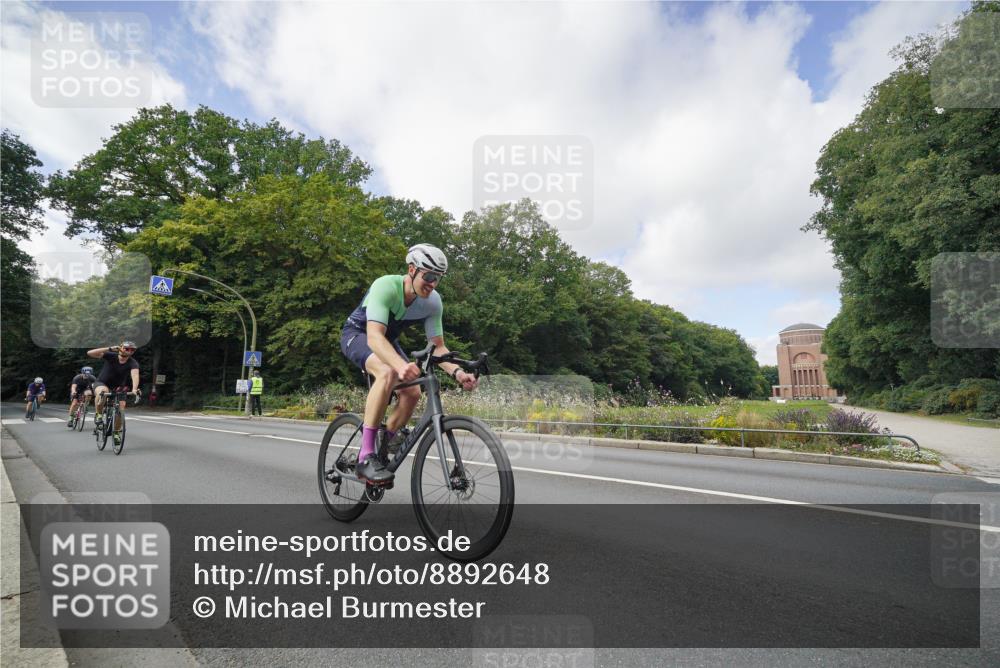 14.09.2025 - Stadtparktriathlon Michael Burmester http://msf.ph/oto/8892648 14.09.2025 11:18:50 Radfahren 826, 852, 919, 996, 1006 meine-sportfotos.de