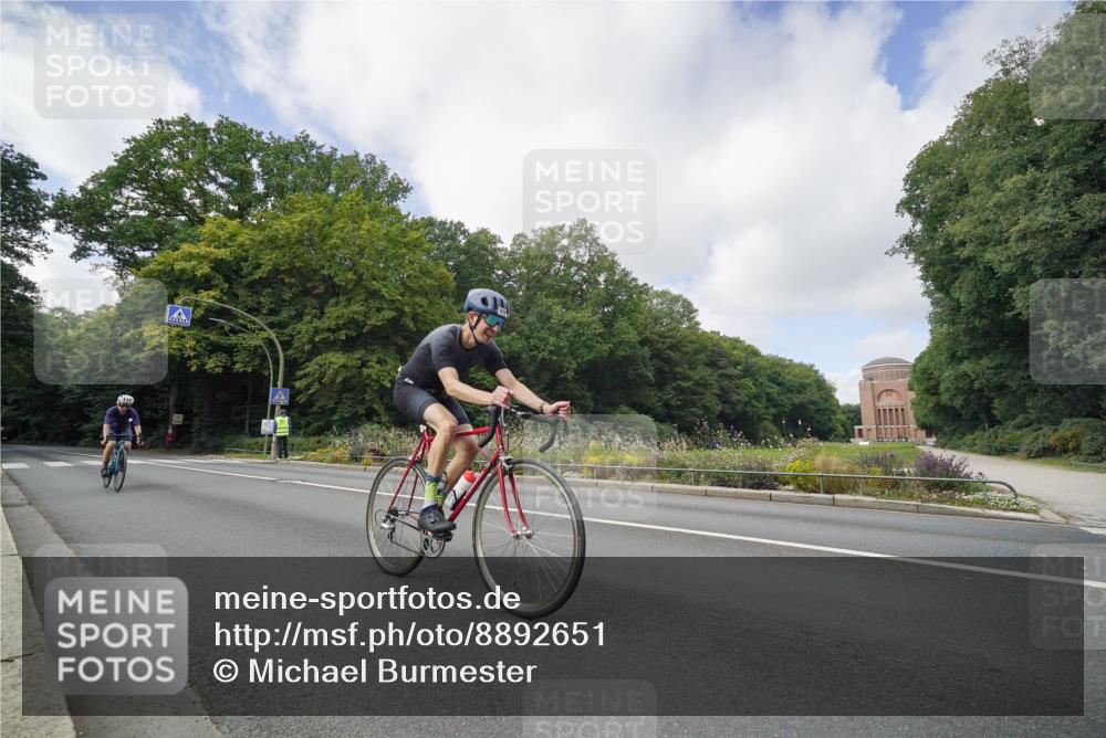 14.09.2025 - Stadtparktriathlon Michael Burmester http://msf.ph/oto/8892651 14.09.2025 11:18:52 Radfahren 826, 852, 919, 996, 1006 meine-sportfotos.de