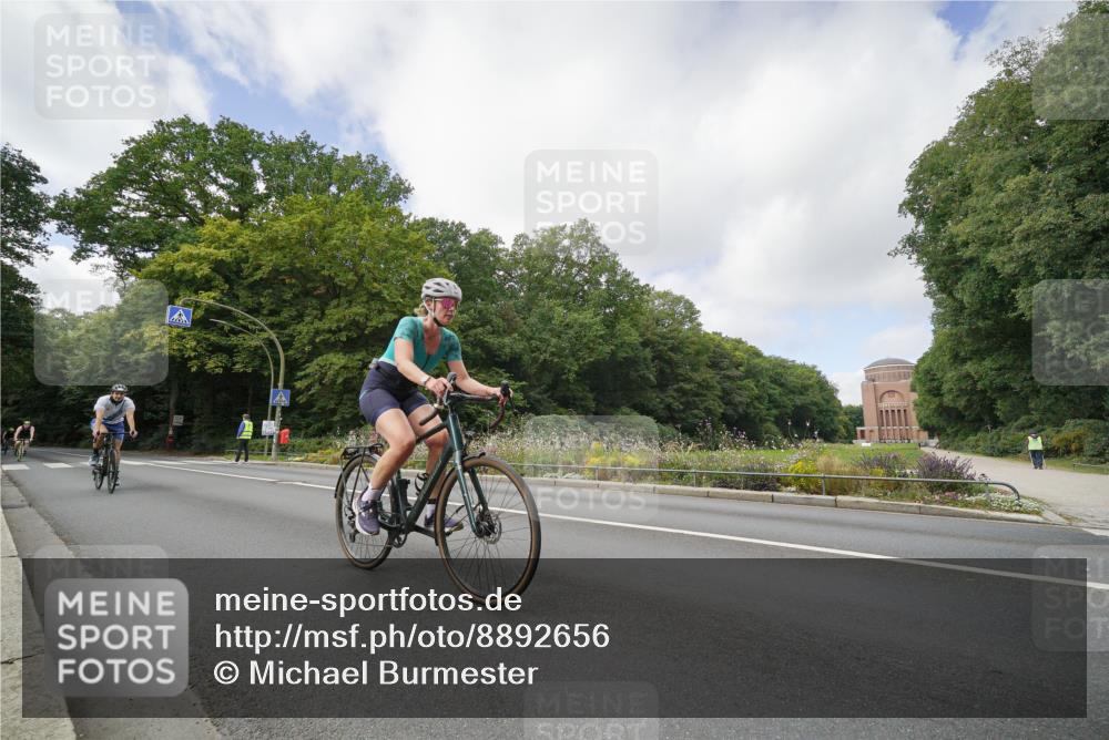 14.09.2025 - Stadtparktriathlon Michael Burmester http://msf.ph/oto/8892656 14.09.2025 11:19:12 Radfahren 797, 806, 835, 911, 914, 947, 969 meine-sportfotos.de