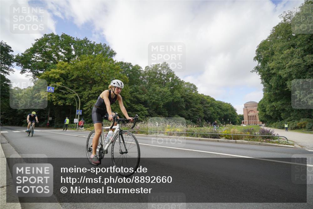 14.09.2025 - Stadtparktriathlon Michael Burmester http://msf.ph/oto/8892660 14.09.2025 11:19:16 Radfahren 797, 806, 835, 911, 914, 947, 969 meine-sportfotos.de