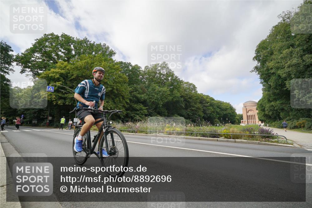 14.09.2025 - Stadtparktriathlon Michael Burmester http://msf.ph/oto/8892696 14.09.2025 11:20:26 Radfahren 772, 847, 853, 859, 872, 874, 1018 meine-sportfotos.de