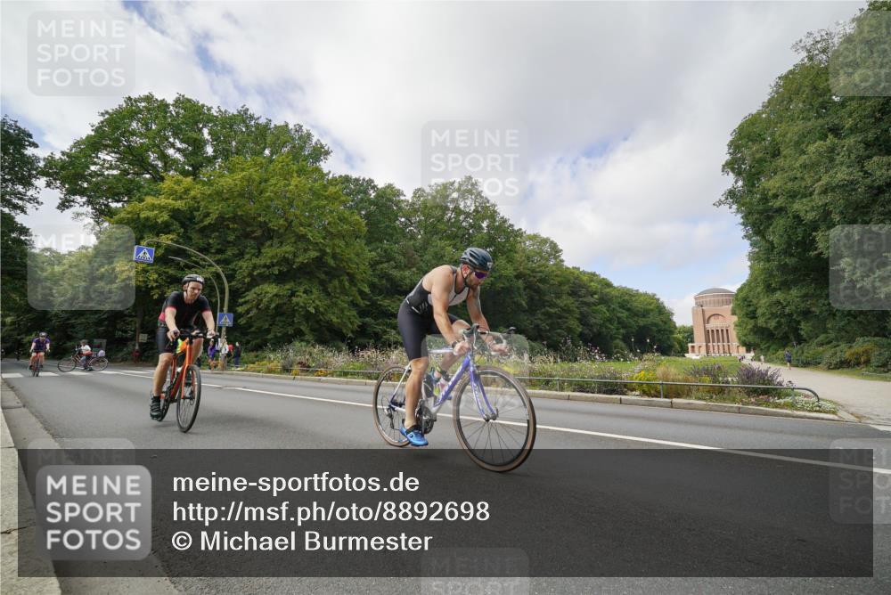 14.09.2025 - Stadtparktriathlon Michael Burmester http://msf.ph/oto/8892698 14.09.2025 11:20:32 Radfahren 772, 838, 847, 874, 889, 917, 1018 meine-sportfotos.de