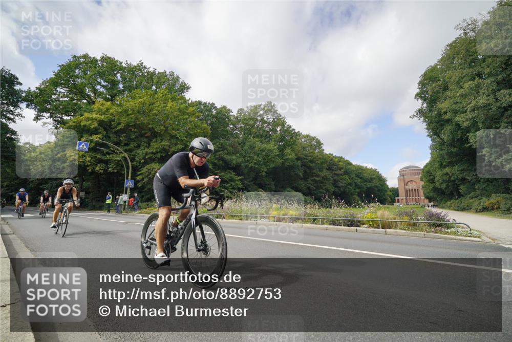 14.09.2025 - Stadtparktriathlon Michael Burmester http://msf.ph/oto/8892753 14.09.2025 11:22:41 Radfahren 857, 862, 870, 875, 892, 921, 957, 958, 998 meine-sportfotos.de