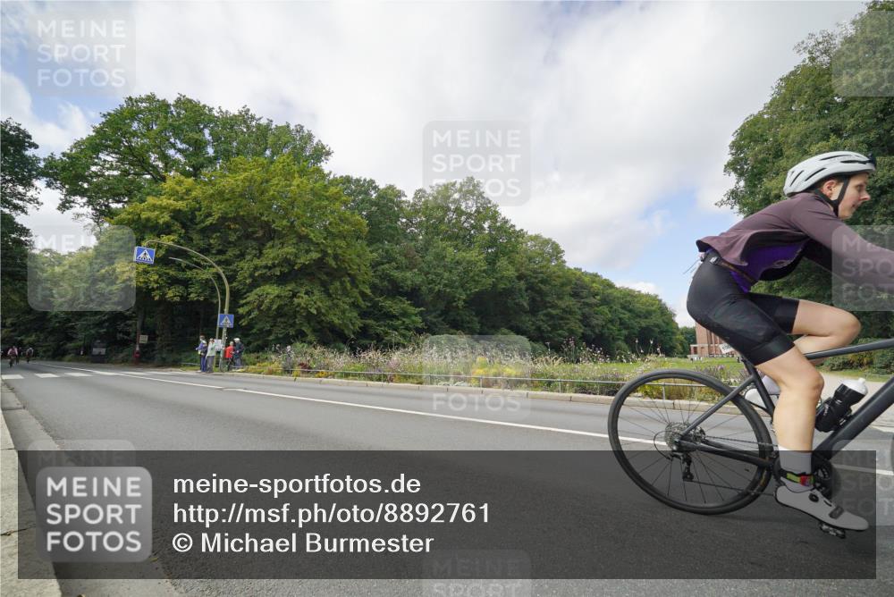 14.09.2025 - Stadtparktriathlon Michael Burmester http://msf.ph/oto/8892761 14.09.2025 11:22:52 Radfahren 831, 862, 870, 875, 918, 921, 948, 974, 1001, 1002 meine-sportfotos.de