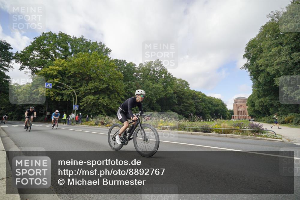 14.09.2025 - Stadtparktriathlon Michael Burmester http://msf.ph/oto/8892767 14.09.2025 11:23:01 Radfahren 829, 831, 851, 882, 918, 920, 948, 963, 974 meine-sportfotos.de