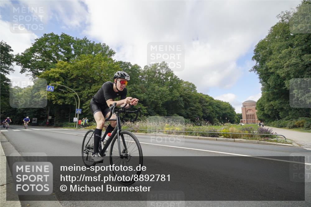14.09.2025 - Stadtparktriathlon Michael Burmester http://msf.ph/oto/8892781 14.09.2025 11:23:42 Radfahren 849, 893, 936, 940, 943, 994, 1005, 1008 meine-sportfotos.de