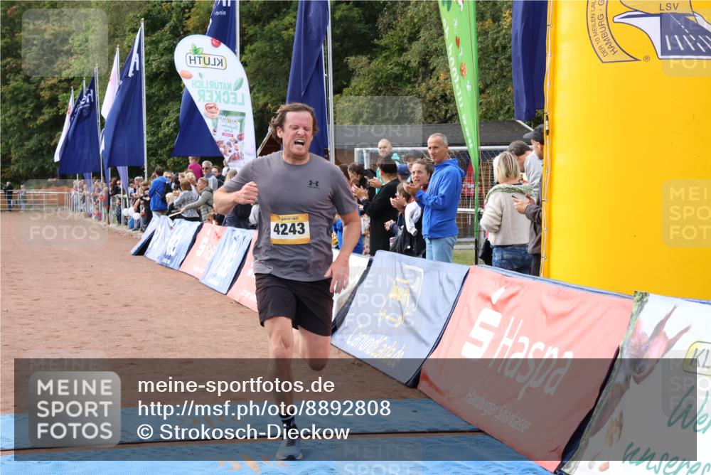 14.09.2025 - Airport Race Strokosch-Dieckow http://msf.ph/oto/8892808 14.09.2025 12:02:21 Ziel 4243, 5129, 5471 meine-sportfotos.de