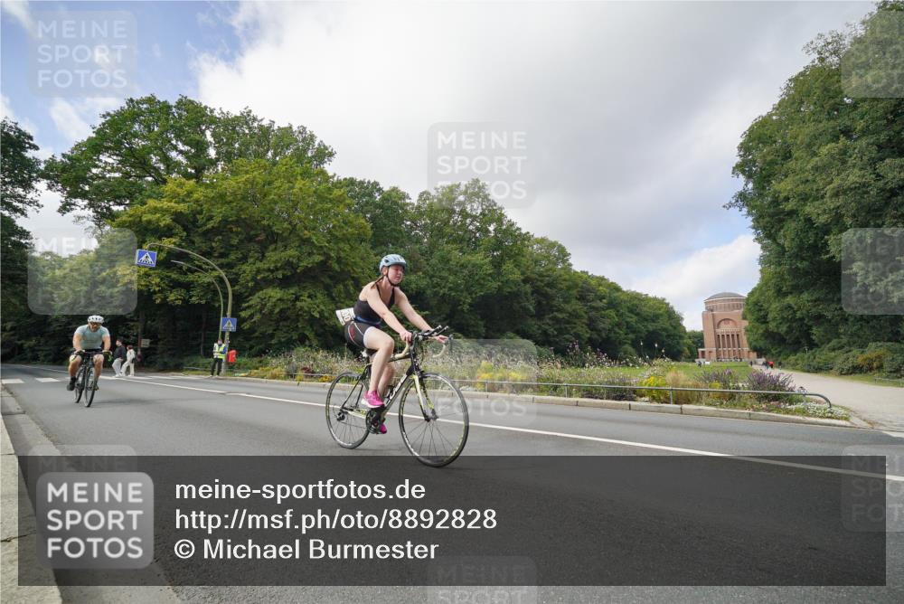 14.09.2025 - Stadtparktriathlon Michael Burmester http://msf.ph/oto/8892828 14.09.2025 11:25:43 Radfahren 826, 837, 852, 919, 1000 meine-sportfotos.de