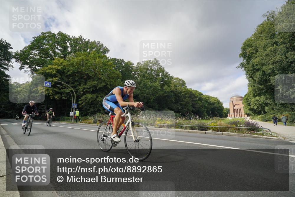 14.09.2025 - Stadtparktriathlon Michael Burmester http://msf.ph/oto/8892865 14.09.2025 11:27:26 Radfahren 838, 867, 874, 979, 996 meine-sportfotos.de