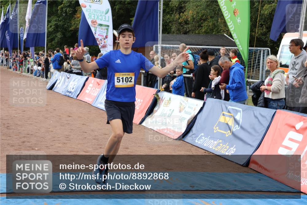 14.09.2025 - Airport Race Strokosch-Dieckow http://msf.ph/oto/8892868 14.09.2025 12:02:44 Ziel 4041, 4096, 5102 meine-sportfotos.de