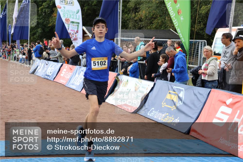 14.09.2025 - Airport Race Strokosch-Dieckow http://msf.ph/oto/8892871 14.09.2025 12:02:44 Ziel 4041, 4096, 5102 meine-sportfotos.de