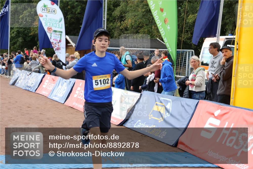 14.09.2025 - Airport Race Strokosch-Dieckow http://msf.ph/oto/8892878 14.09.2025 12:02:44 Ziel 4041, 4096, 5102 meine-sportfotos.de