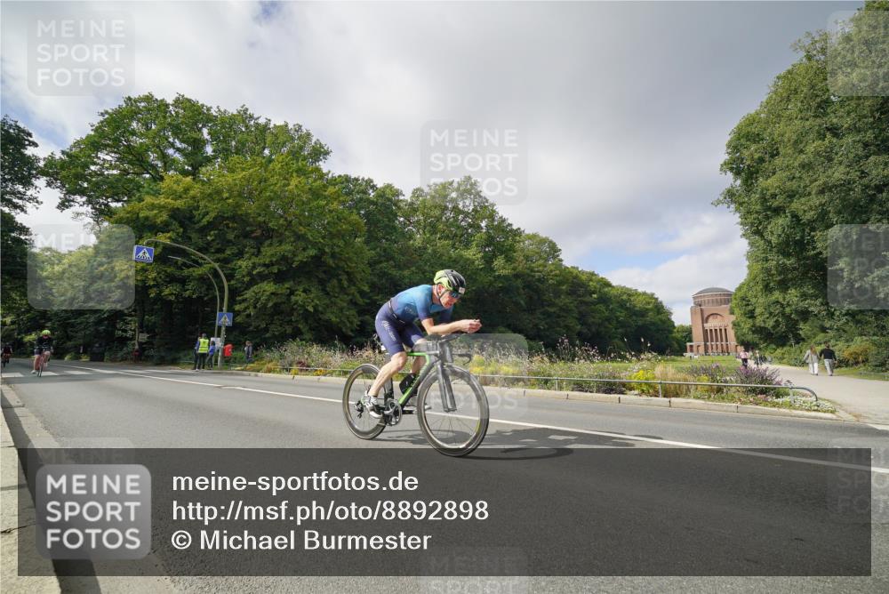 14.09.2025 - Stadtparktriathlon Michael Burmester http://msf.ph/oto/8892898 14.09.2025 11:28:43 Radfahren 871, 938, 989, 1018, 1019 meine-sportfotos.de