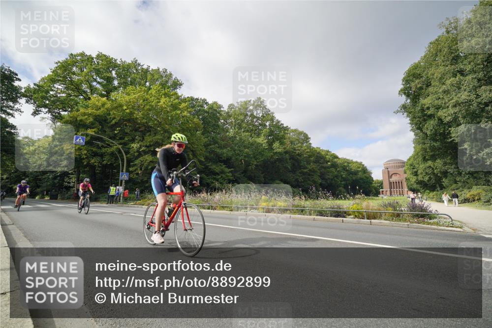 14.09.2025 - Stadtparktriathlon Michael Burmester http://msf.ph/oto/8892899 14.09.2025 11:28:46 Radfahren 871, 938, 973, 984, 989, 1018, 1019 meine-sportfotos.de