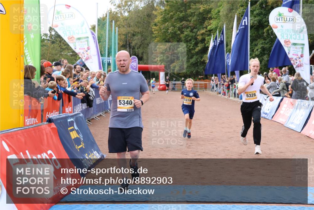 14.09.2025 - Airport Race Strokosch-Dieckow http://msf.ph/oto/8892903 14.09.2025 12:02:57 Ziel 527, 5108, 5319, 5328, 5340 meine-sportfotos.de