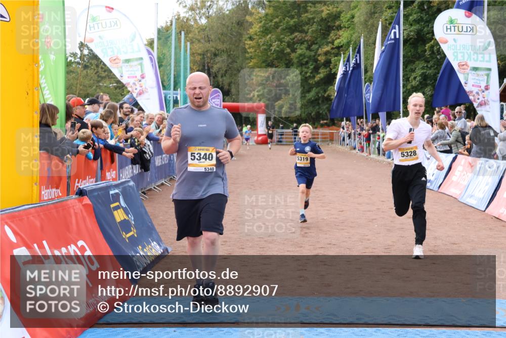 14.09.2025 - Airport Race Strokosch-Dieckow http://msf.ph/oto/8892907 14.09.2025 12:02:58 Ziel 527, 5108, 5319, 5328, 5340 meine-sportfotos.de